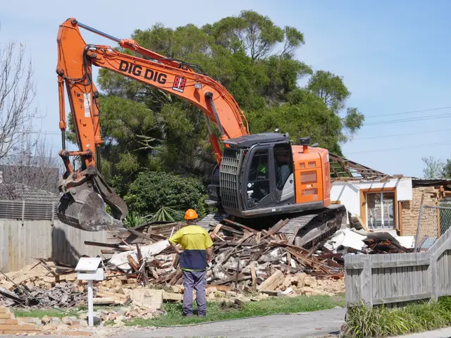 Brick veneer house demolition in Bentleigh: during demolition (photo 2)