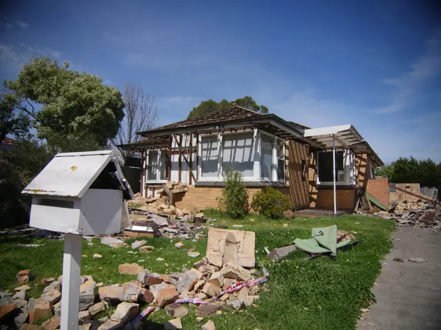 Brick veneer house demolition in Bentleigh: during demolition (photo 4)