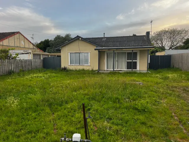 Clad house demolition in Dromana: during demolition