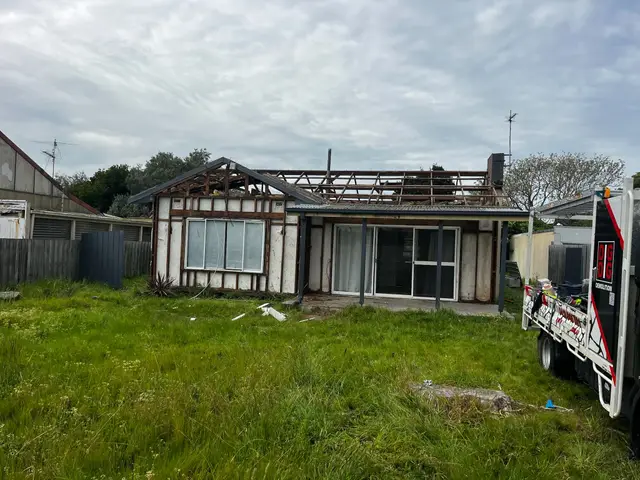 Clad house demolition in Dromana: during demolition (photo 2)