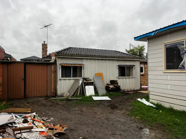 Brick veneer house demolition in Highett: during demolition (photo 2)
