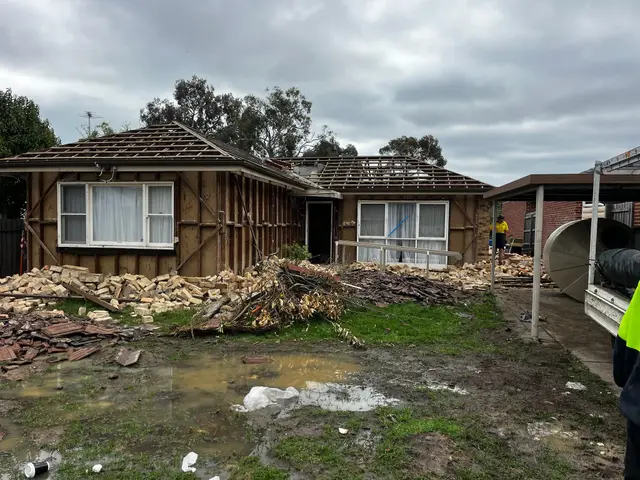 Brick veneer house demolition in Highett: during demolition (photo 4)