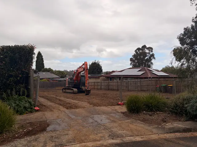 Brick veneer house demolition in Scoresby: during demolition